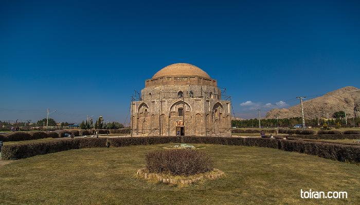   Kerman-Jabalieh Dome (toiran.com/Photo by Shahin Kamali)