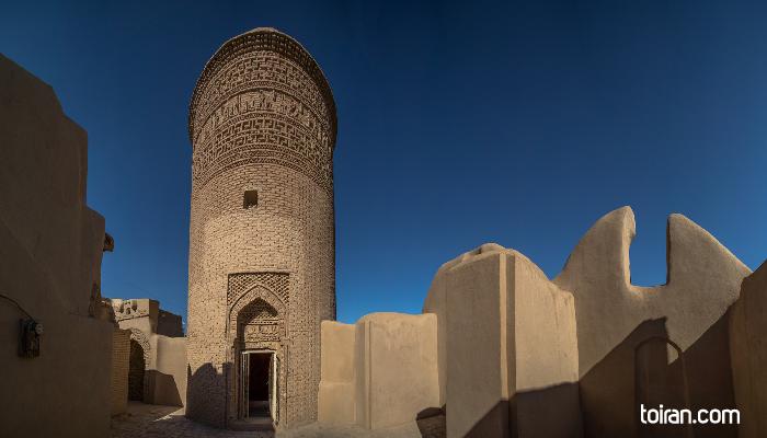  Damghan-Pir-E Alamdar Mausoleum (toiran.com/ Photo by Shahin Kamali)