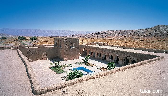 Ilam- Mir Gholam Castle  (toiran.com)

