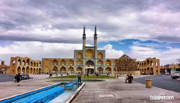 Yazd- Amir Chakhmaq Complex (toiran.com)
