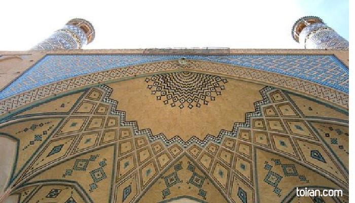 Kashan- Aqa Bozorg Mosque  (toiran.com)

 