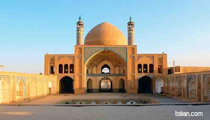Kashan- Aqa Bozorg Mosque  (toiran.com)
