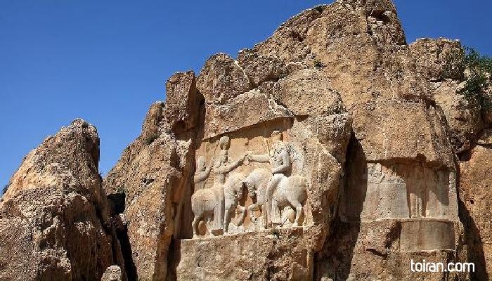  Shiraz-Persepolis
(toiran.com)


