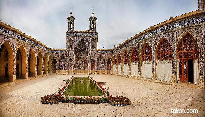  Shiraz-Nasir al-Mulk Mosque
(toiran.com / Photo by Hooman Nobakht)

