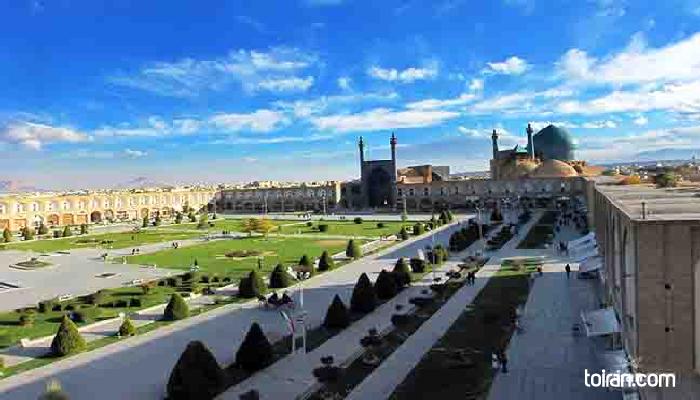 Isfahan- Naqsh-e Jahan Square (toiran.com)
