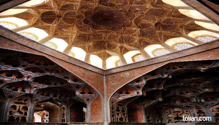 Isfahan- Ali Qapu (Imperial Gate) Palace (toiran.com / Photo by Hooman Nobakht)

 