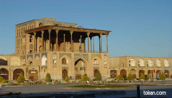 Isfahan- Ali Qapu (Imperial Gate) Palace (toiran.com)
