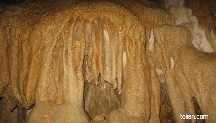   Qom- Veshnaveh Cave (toiran.com)

