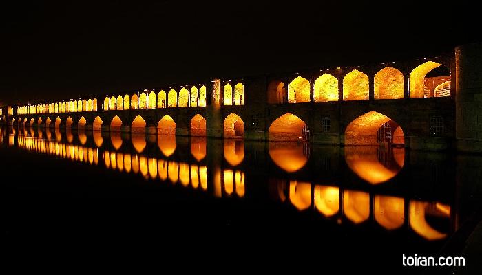  Isfahan- Khaju Bridge (toiran.com / Photo by Hooman Nobakht)
