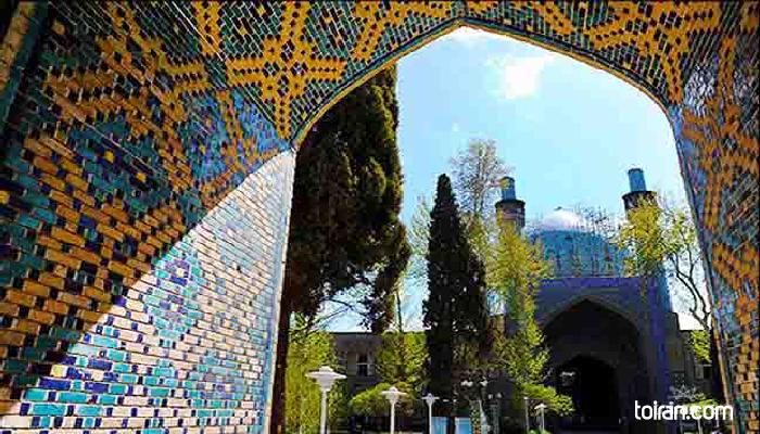 Isfahan- Chahar Bagh School (toiran.com)
