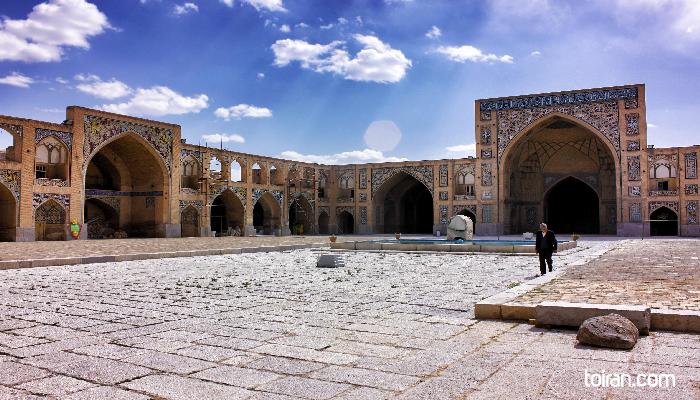  Isfahan- Hakim Mosque (toiran.com / Photo by Shahin Kamali)
