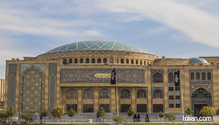 Qom- Feyz Mosque (toiran.com)
