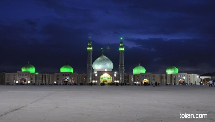 Qom- Jamkaran Mosque  (toiran.com)
