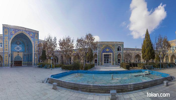 Arak- Sepahdari Mosque and School  (toiran.com)
