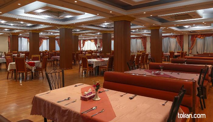 Bam- Gol-e Sorkh Restaurant (toiran.com)
