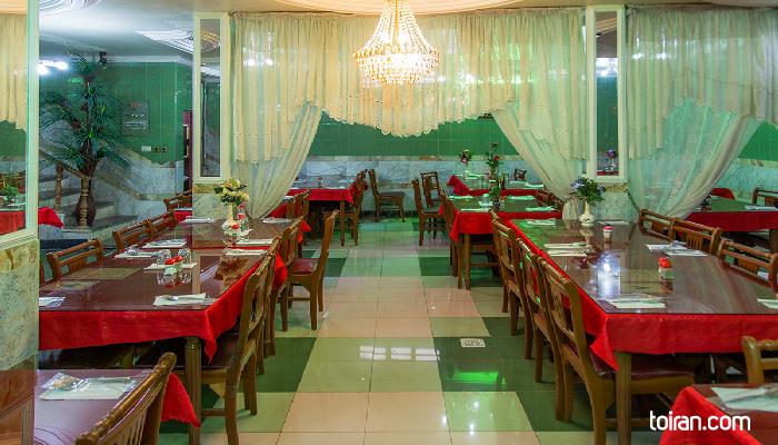 Naein- Kavir Restaurant (toiran.com)
