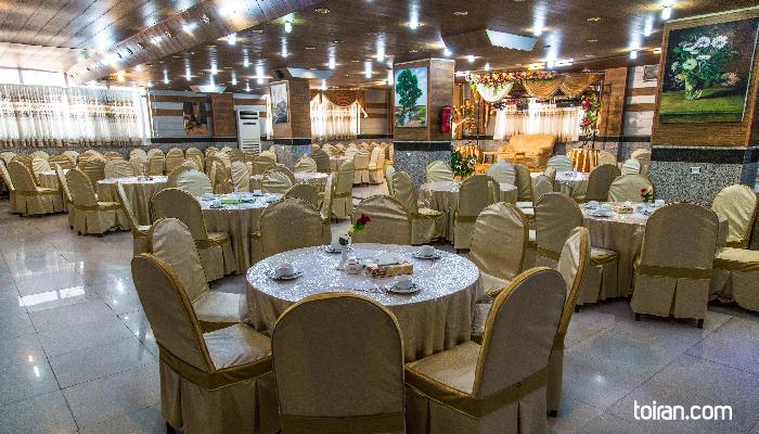  Naein- Gol-e Narges Hotel Restaurant (toiran.com)
