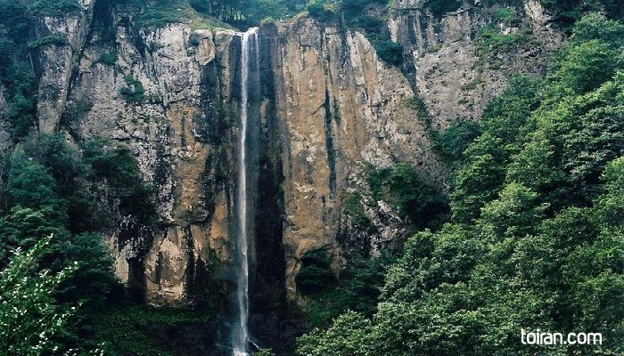  Astara-Laton Waterfall (toiran.com)

