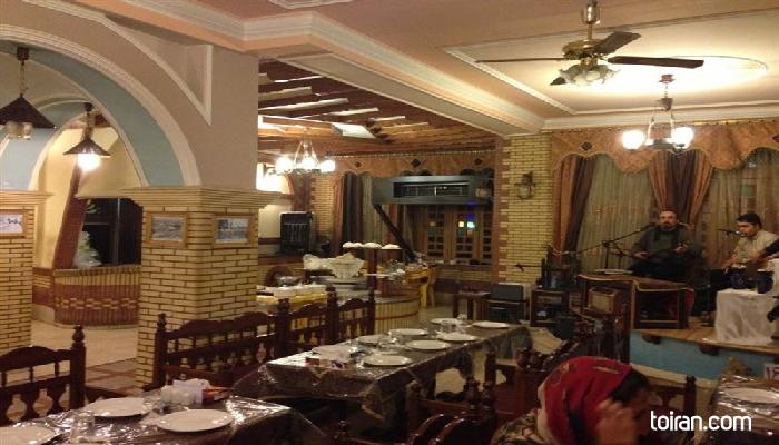 Amol
-
Lalehzar
Restaurant(toiran.com)

 