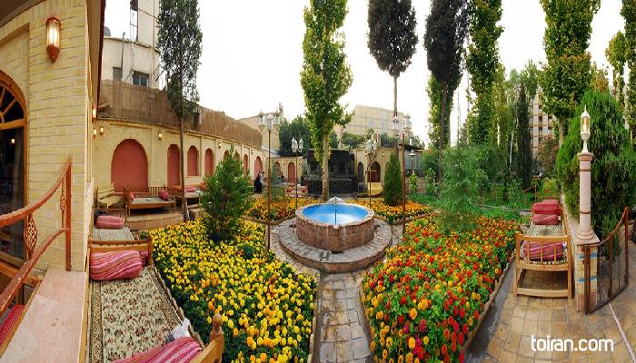 Isfahan- Parsian Kowsar Hotel (toiran.com)
