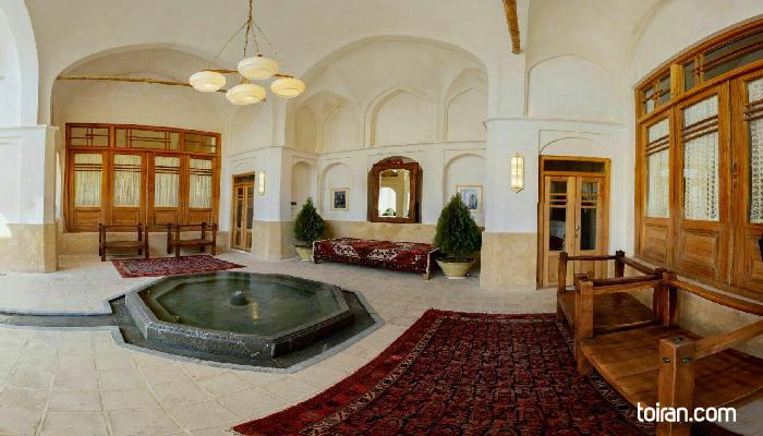   Kashan - Darbe bagh hotel (toiran.com)

